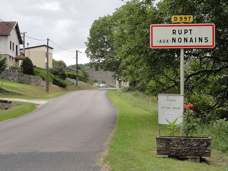 Une entrée du village